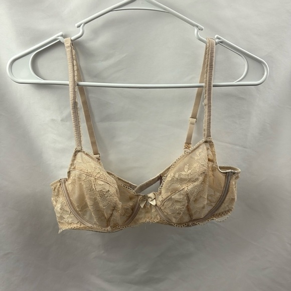 Victoria's Secret Body By Victoria Unlined Demi Beige Lace Floral - Picture 1 of 10